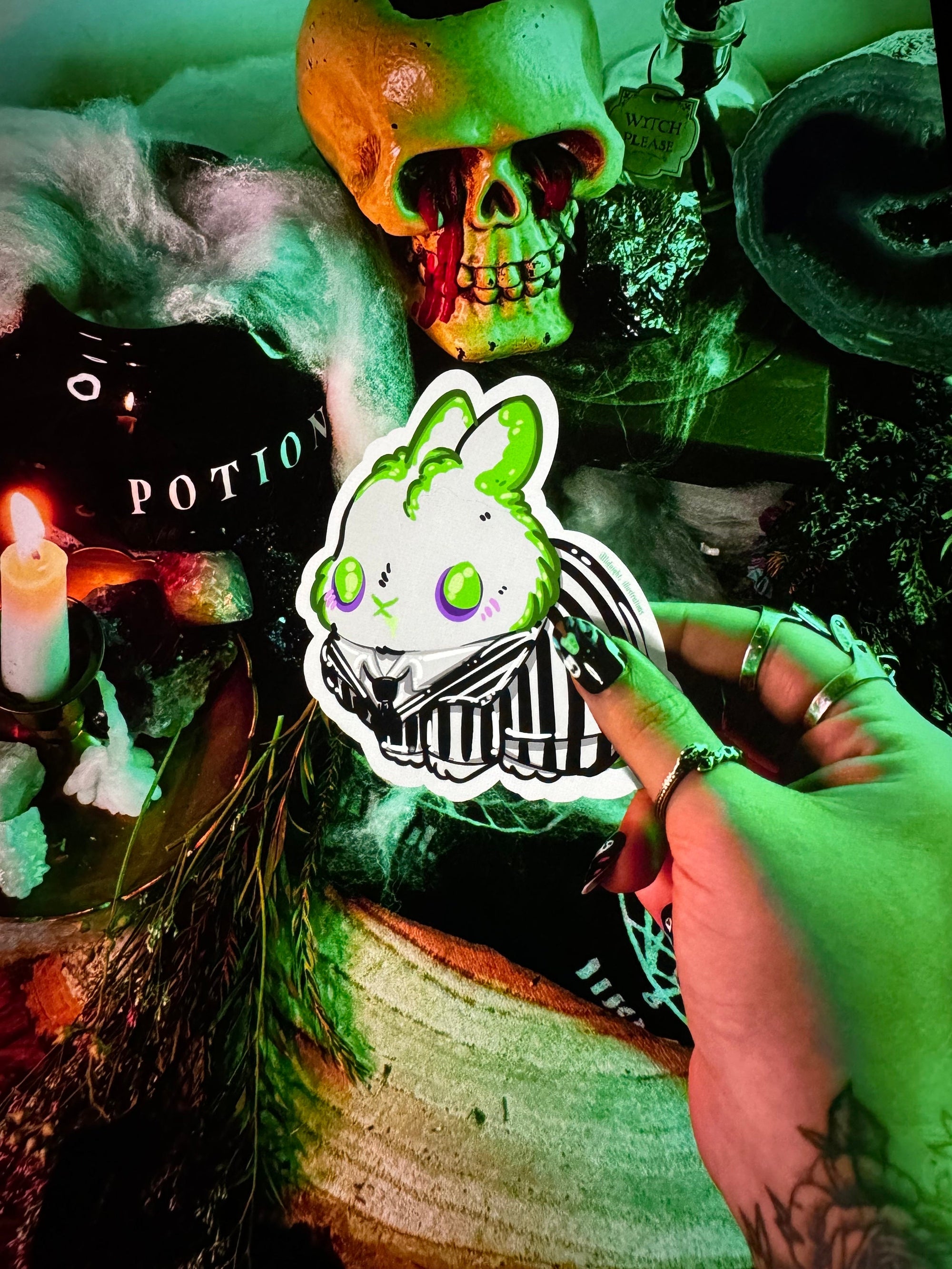 Beetlejuice inspired the buns sticker pack figuring battle bun, Lydia bun and bedsheet ghosts bun and Tim burton inspired accessories